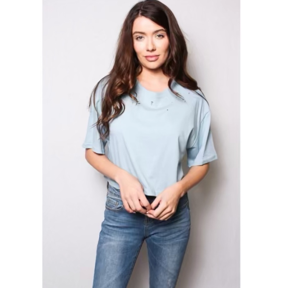 BLUE DISTRESSED CROP TEE